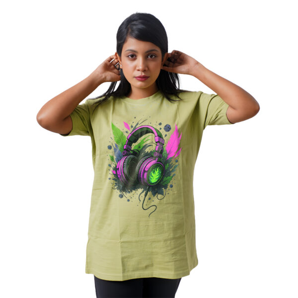 Color Ful Head Phones Women’s Tees T-Shirts