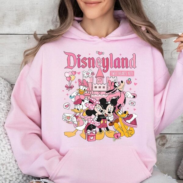 Women’s Mickey And Friends Hoodie – Classic Fit | Stylish Winter Wear
