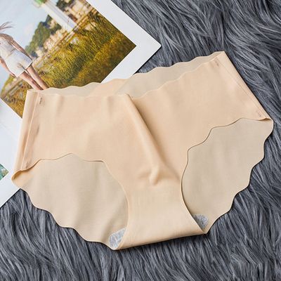 Women’s Ice Silk Seamless Briefs – Ultra‑Thin, Breathable, Mid‑Waist