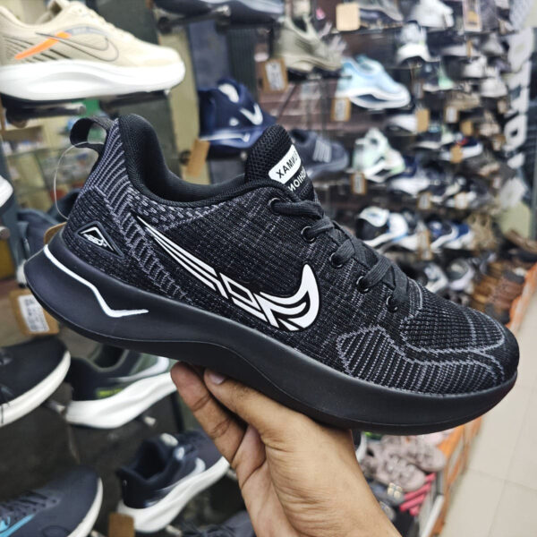Modern Knit Running Shoe with Lightweight Casual Sports Design