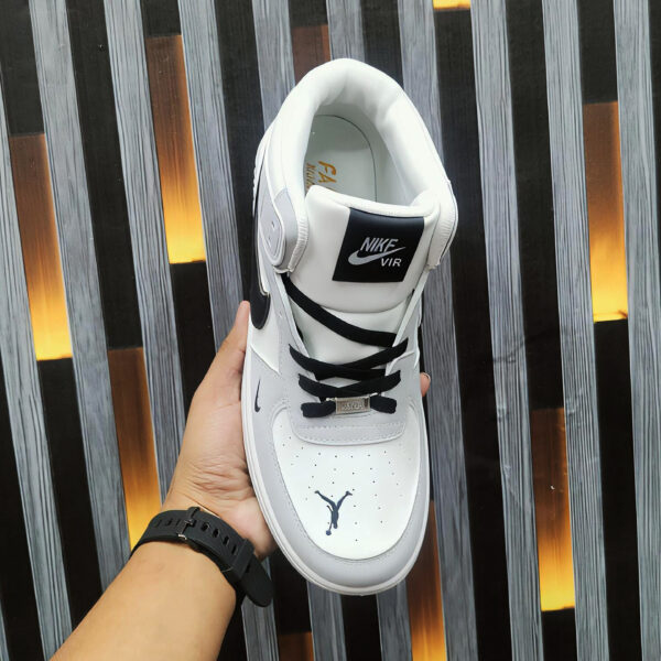 Stylish Athletic Sneakers – Cushioned, Comfortable & Durable Everyday Sports Footwear